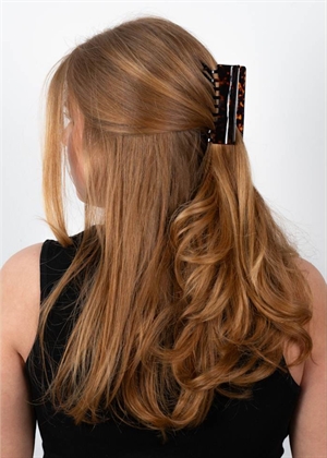 Thea big clip Tortoise Sui Ava 